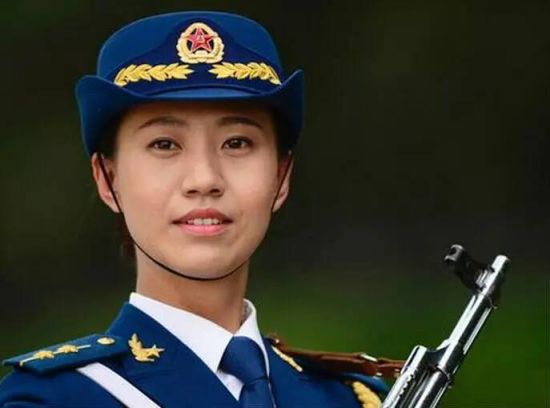 瀏覽原圖 瀏覽原圖 瀏覽原圖 瀏覽原圖▲三軍儀仗隊女隊長 程誠