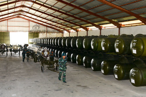 越南sa2防空导弹仓库曝光 数量庞大需现场组装