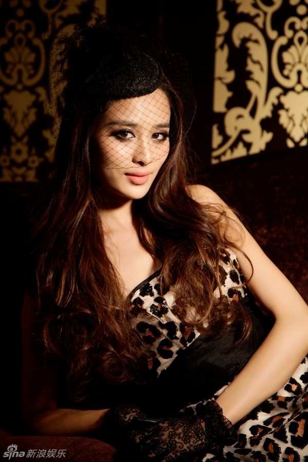 胡桑新写真变身复古女郎