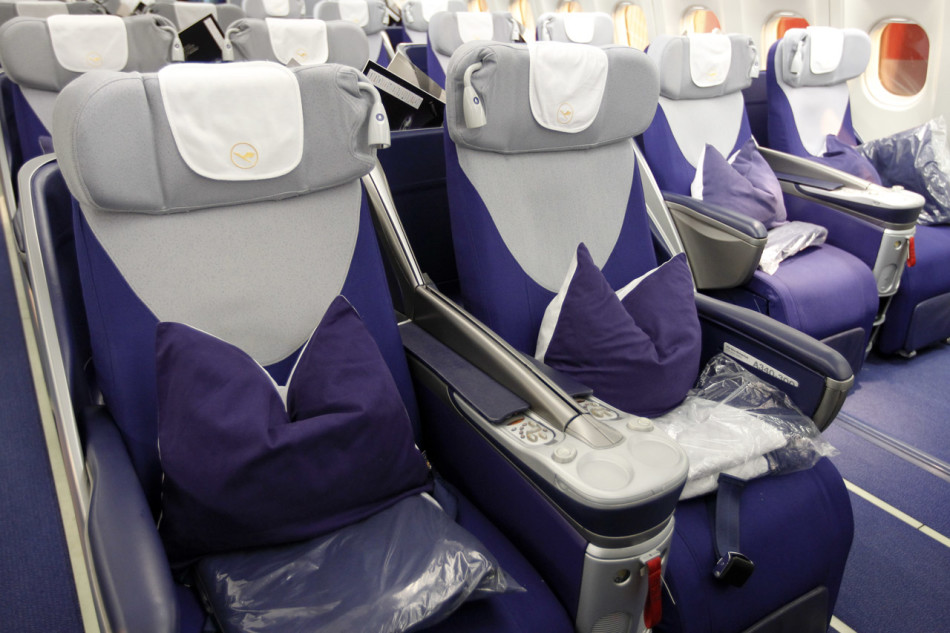 中欧航线体验:德国汉莎航空a340客机商务舱座椅