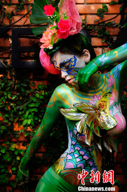 泰国举办国际人体彩绘大赛