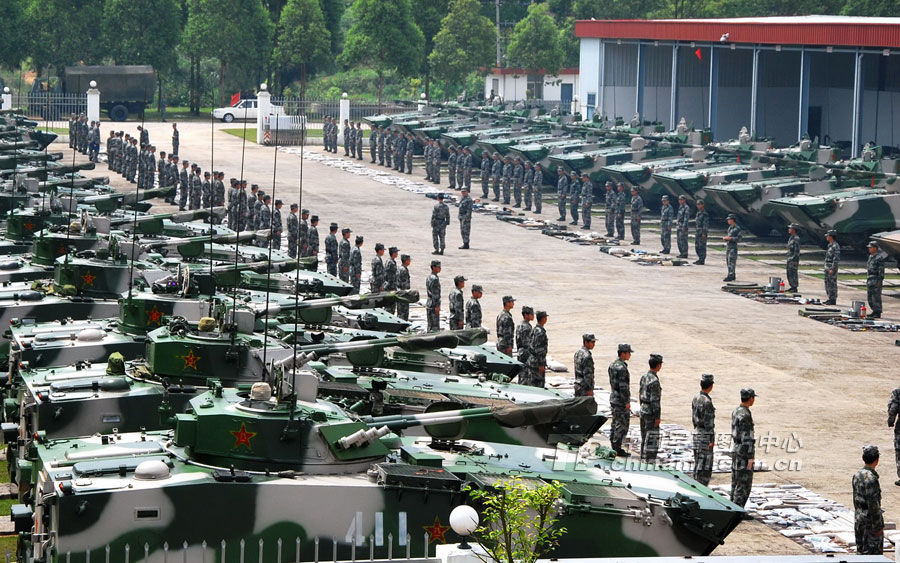 广州南京军区装备大量新武器