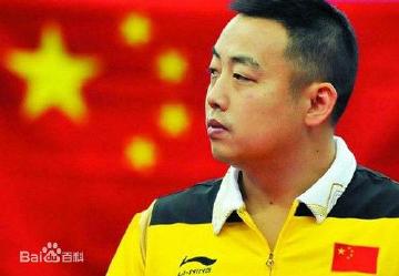 有网友问刘国梁有没有一米六？方博犹豫了一下，然后说，“我也没量过，我也不敢问，但我估计有一米六一点儿。”