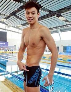 也不知道何时起姚明大哥就被大家做~成了表情包！