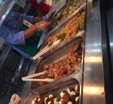甚至还有一些咱们根本没见过的特色当地美食。
