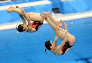 （1）单人跳水比赛采用7人裁判制，去掉两个最高分和两个最低分之后的得分才是有效分。