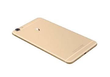 小辣椒双1600万趣拍旗舰手机——x7 小辣椒x7采用超薄金属机身,憾度