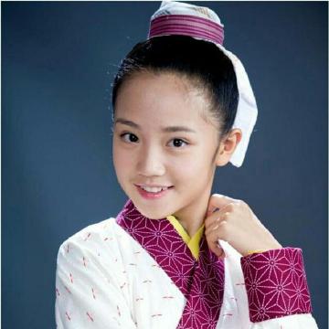 作为童星的时候就出演过许多好剧,代表作有《金婚》《春草》《金婚