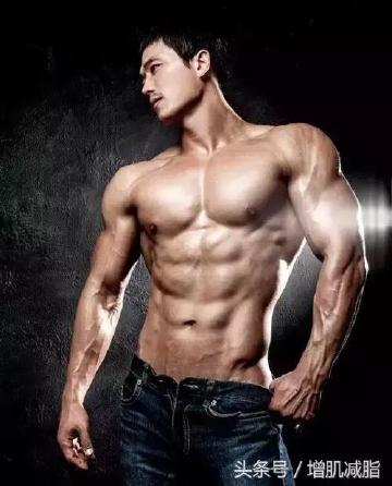 男生健身胸部会更结实，女生健身胸部就会变小吗？