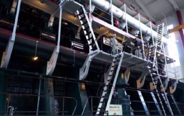 世界最大发动机，5层楼高，2446吨，油耗1.5万升！