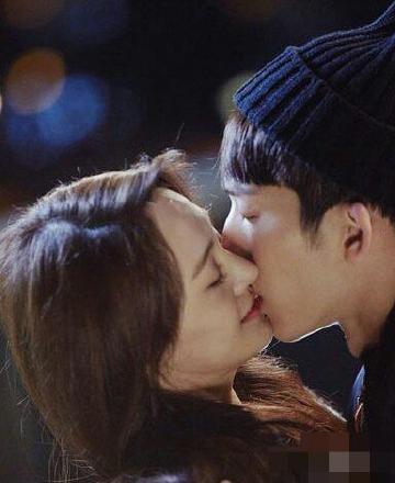 郑爽最排斥拍吻戏,称拍完之后让人很毛躁