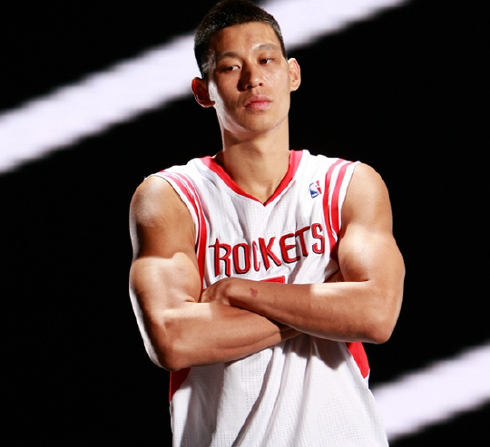 看看林书豪这肌肉,就知道为什么连易帝都打不上nba了