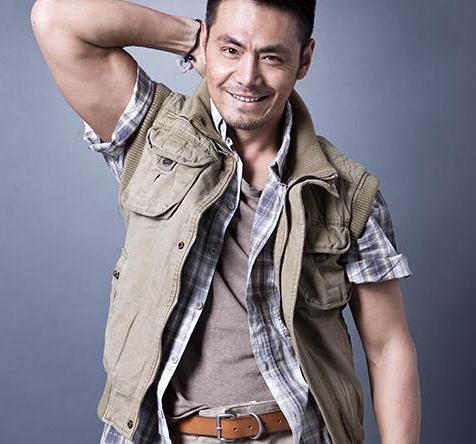 他是内地荧屏硬汉,耍大牌错失令狐冲毁星路,如今销声匿迹被遗忘