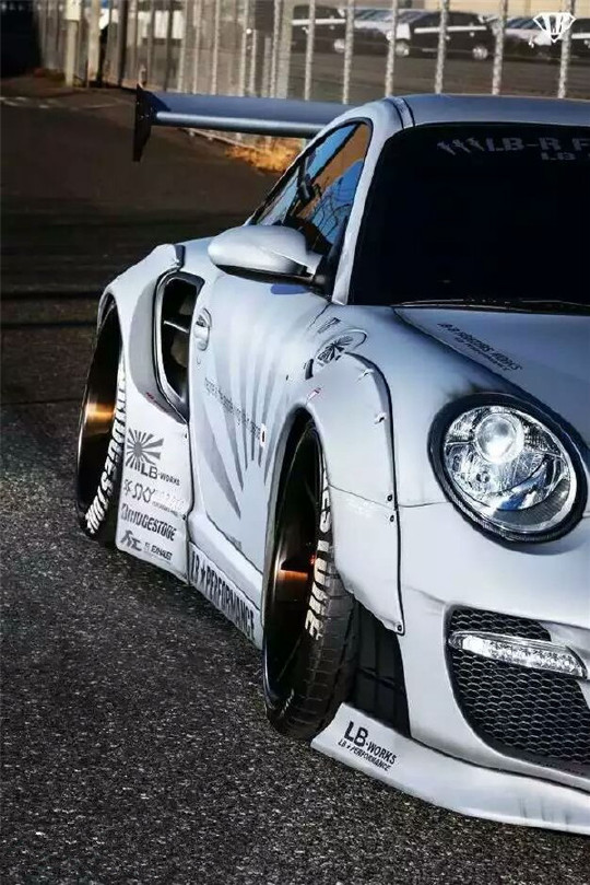 保时捷911改装气动避震的最美低趴案例