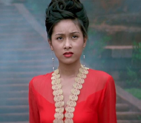 体贴的老师王珍珍,不过还是觉她扮古装好看点8/ 22《雪花神剑》剧照7