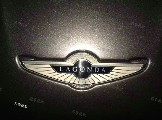 仔细看看车标,是不是有点像韩国劳恩斯?