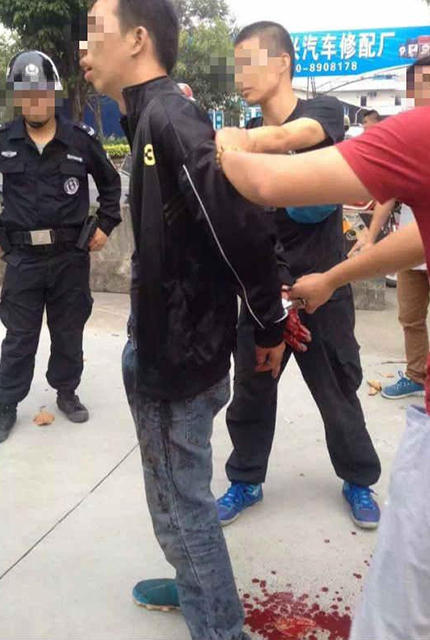 江门鹤山市沙坪街道银行路一化妆品店内发生凶杀案,美貌女店主被一名