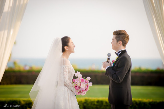 与圈外女友吴雅婷在三亚举行婚礼,苏醒,张远,吉杰等同届快男当伴郎