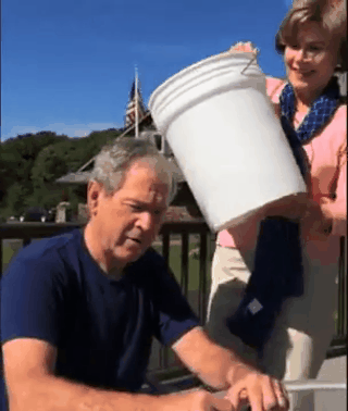 冰桶挑战特朗普图片