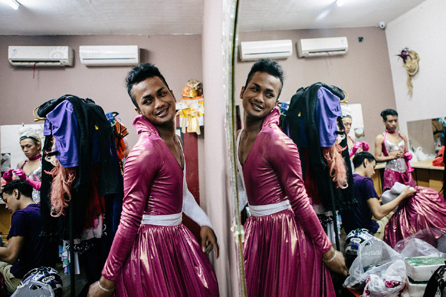 揭秘巴厘岛的异装王后