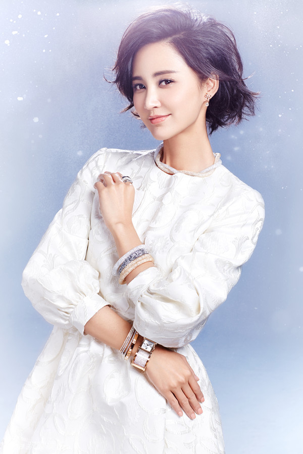 张歆艺迎初雪唯美出镜