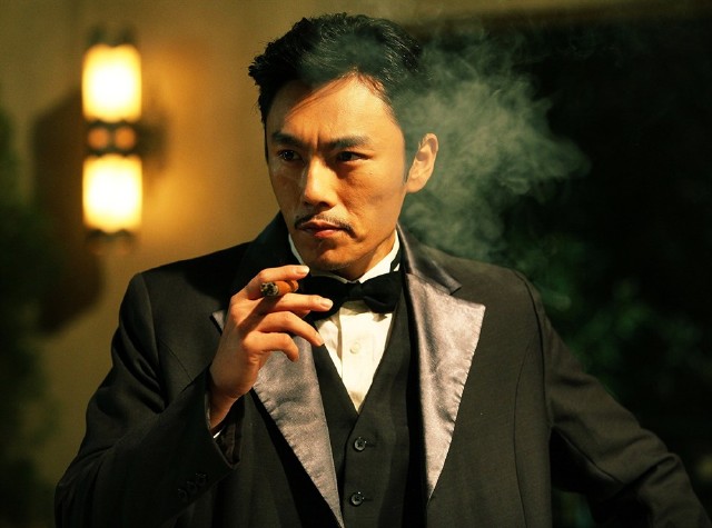 小月桂脚大,做不了"倌人",只能做丫头,却深得上海洪门山主常力雄的