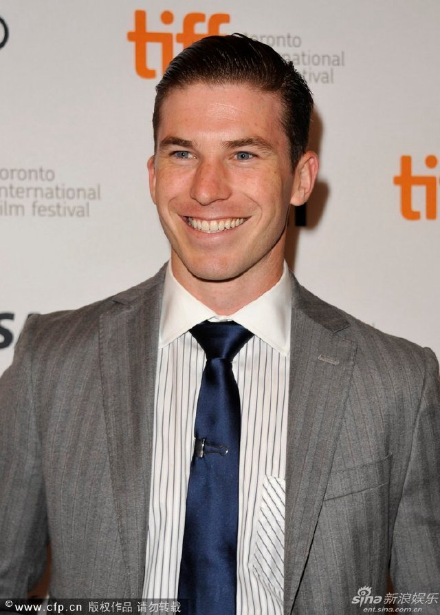 瑞希·威瑟斯彭系带裙中门大开秀性感,影帝科林·费斯,米瑞·伊诺丝等