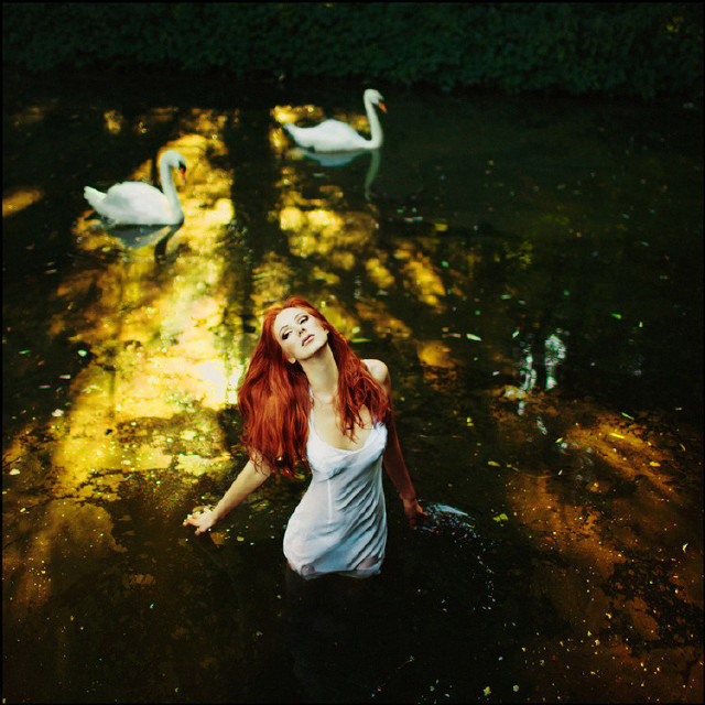 远东私影像:耽溺在森林中的黑暗女神