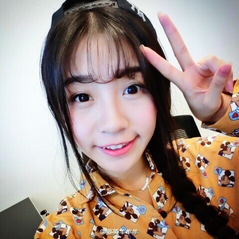 毕业于湖南大学的@姜美羊羊羊在微博晒出冬季写真