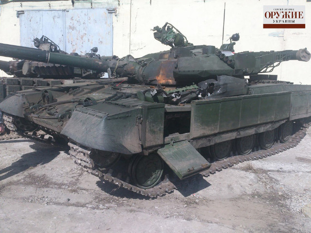 乌军t64坦克正面被打烂