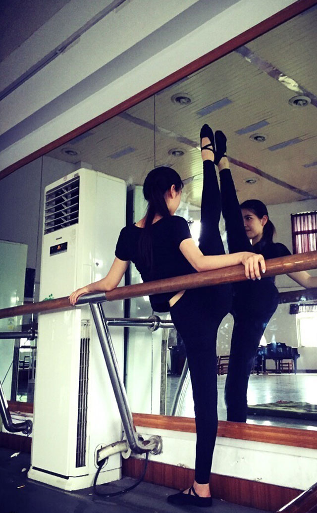 湖大素颜女神骑马清纯可爱