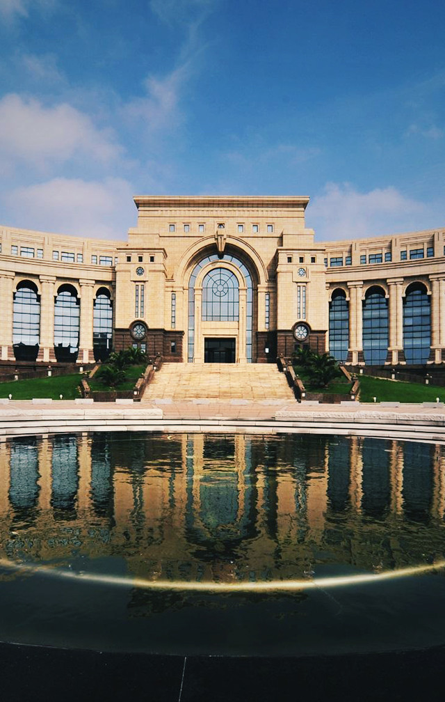 复旦大学创建于1905年,原名复旦公学,是中国人自主创办的第一所高等