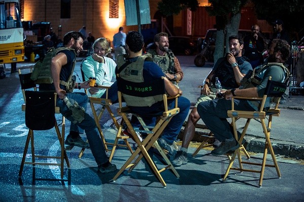 展开全部 剧照   在2012年的恐怖袭击后,许多利比亚人都谴责了该袭击