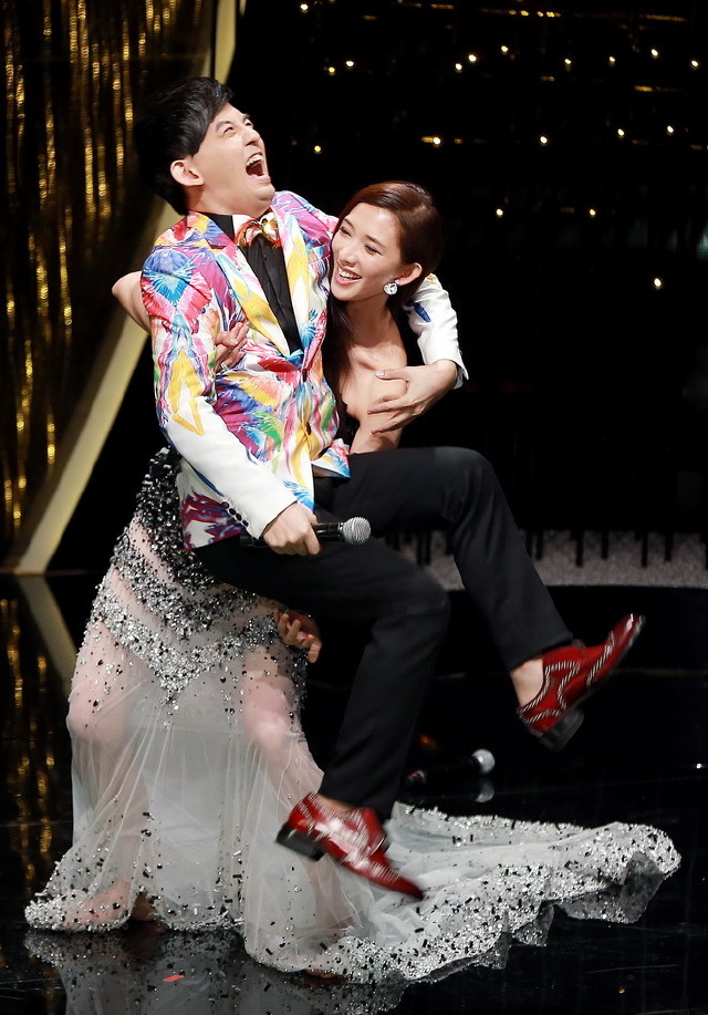 林志玲公主抱起黄子佼