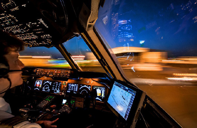 德国飞行员驾驶舱拍摄震撼美景