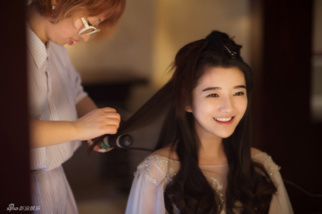 与圈外女友吴雅婷在三亚举行婚礼,苏醒,张远,吉杰等同届快男当伴郎