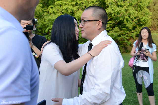 新浪娱乐讯 王小帅导演和制片人刘璇大婚,周迅,廖凡,王景春,冯远征