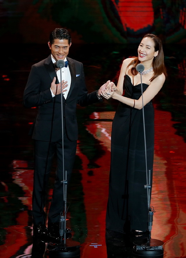 主持人林志玲变装play,公主抱黄子佼,苏有朋林心如"还珠组合"爱的抱抱