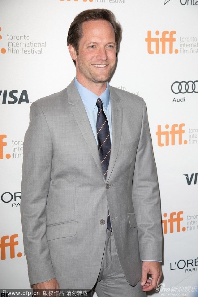 瑞希·威瑟斯彭系带裙中门大开秀性感,影帝科林·费斯,米瑞·伊诺丝等