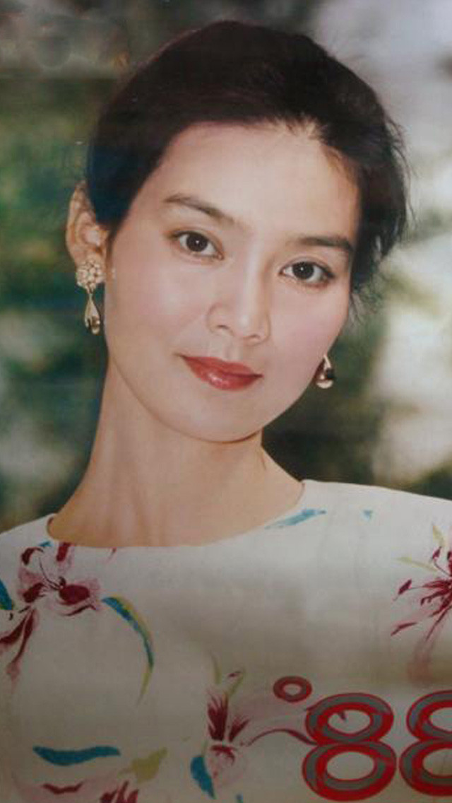 1979年,年仅25岁的潘虹凭借《苦恼人的笑》一举成名.