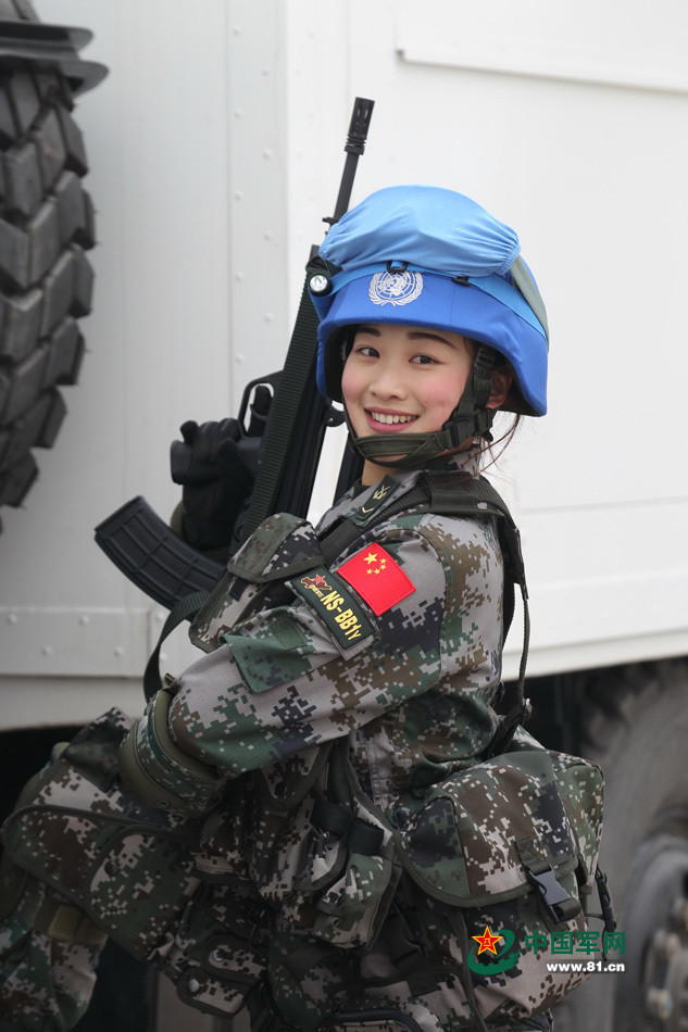 中国首支维和精锐女兵班亮相,身着全套新式护具!