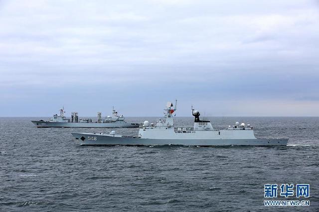 解放军神盾级战舰首次与丹麦宙斯盾级战舰联演