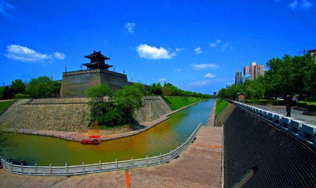 0 瀛湖風景區碧水藍天,秦巴仙境,水質優良,物種豐富,氣候溫和.