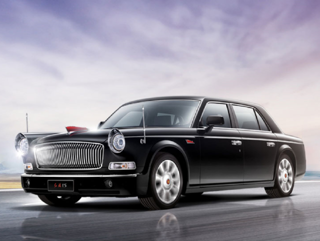 正确答案:58年 1958年,第一辆红旗牌高级轿车研制成