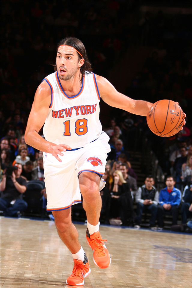 18号 武贾西奇 常常往返于nba与欧洲联赛的武贾西奇现今效力于纽约